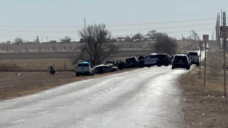 Un niño que viajaba en el Impala iba correctamente sujeto en una silla de seguridad. El niño...